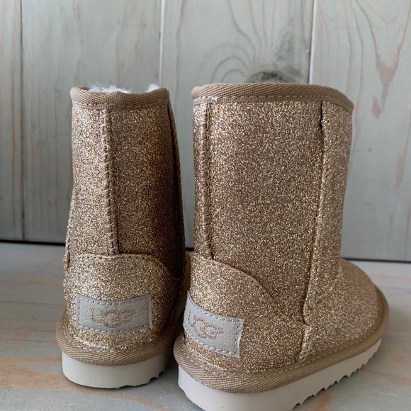 - - UGG CLASSIC SHORT TODDLER LITTLE  GLITTER GOLDEN SPARKLY BOOTS - Picture 7 of 10